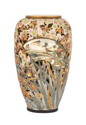 This Satsuma vase with intricate reticulation and decoration brought over $14,000 at a Cottone auction.